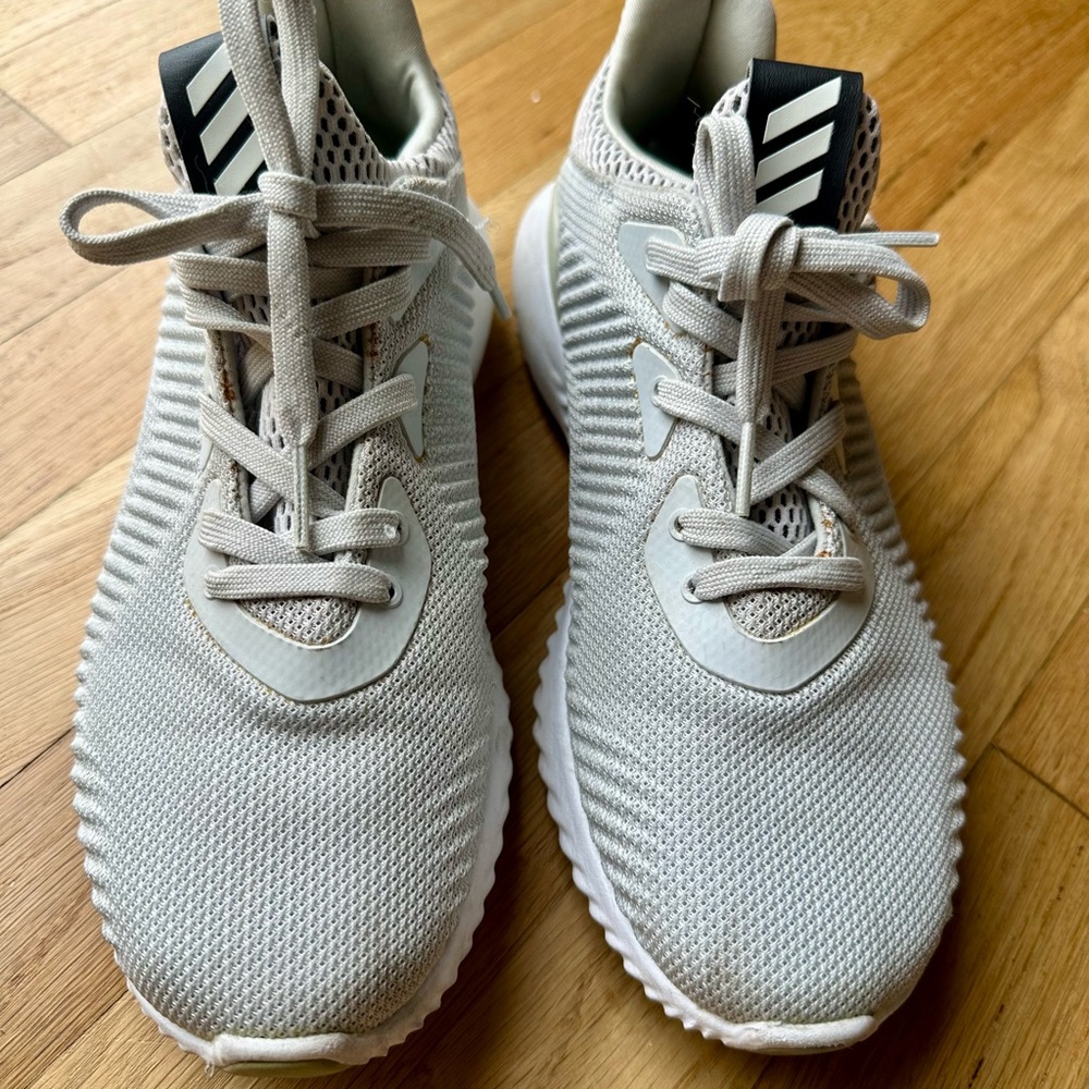 Adidas women’s Bounce Gray Athletic Sneakers